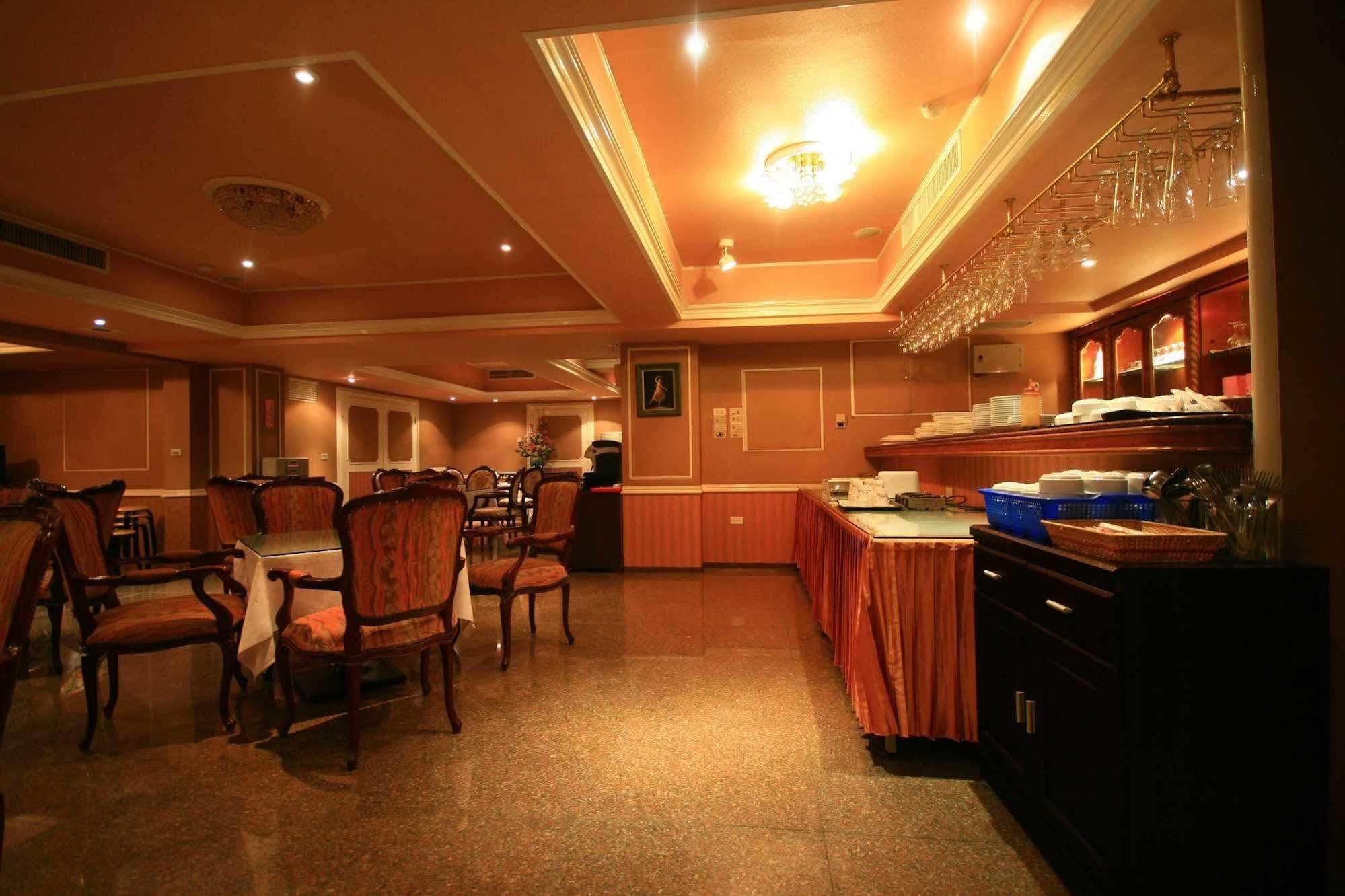 Finders Hotel Hualien Station Ngoại thất bức ảnh